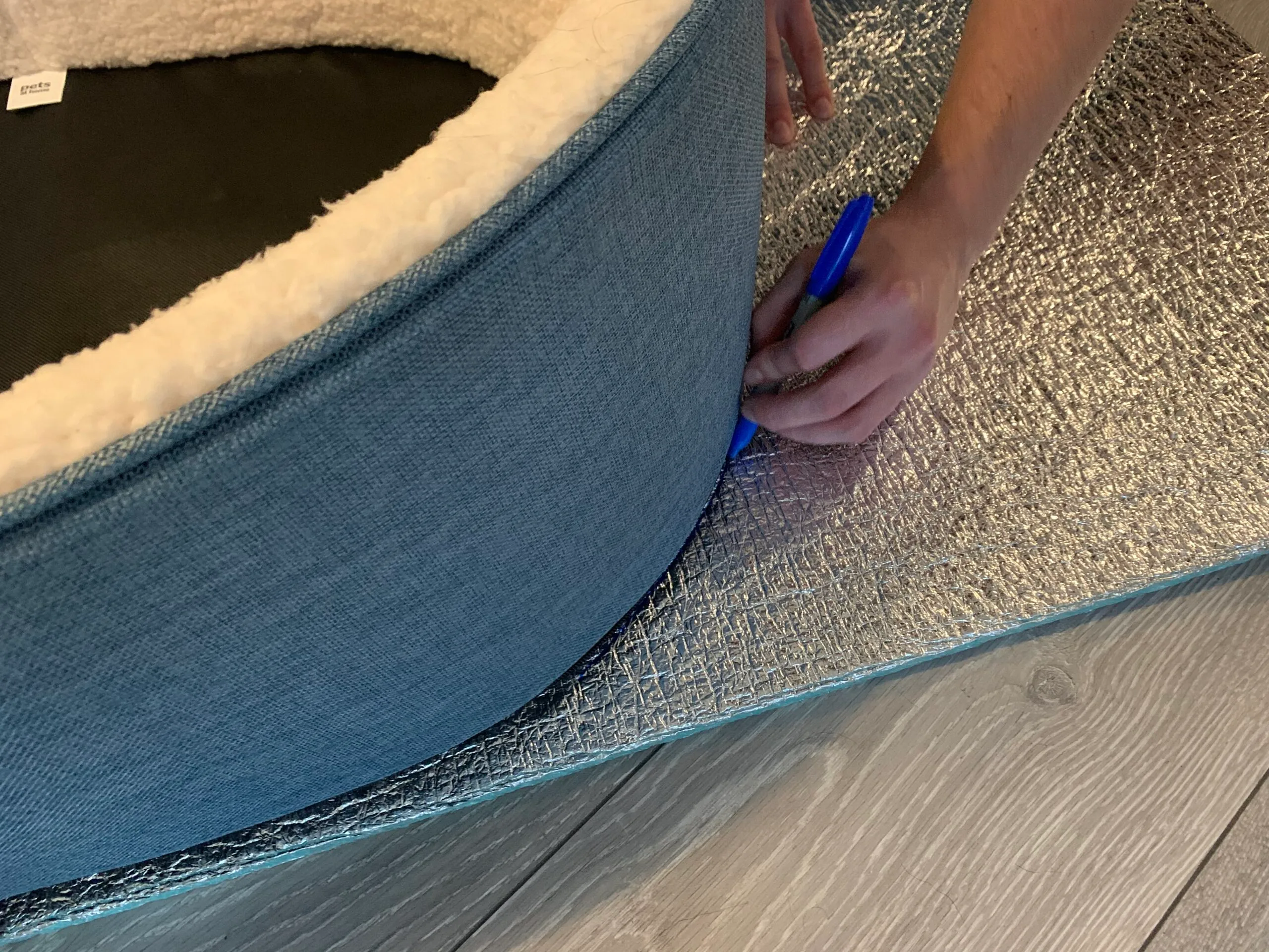 Mark out Your Pet Bed insulation